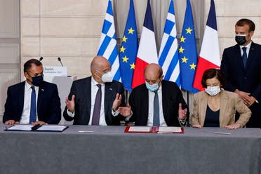 توقيع الاتفاقية الدفاعية بين باريس وأثينا في سبتمبر الماضي