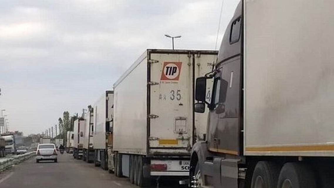 ورود کامیون‌های ایرانی به کشور ترکیه نیز ممنوع شده است