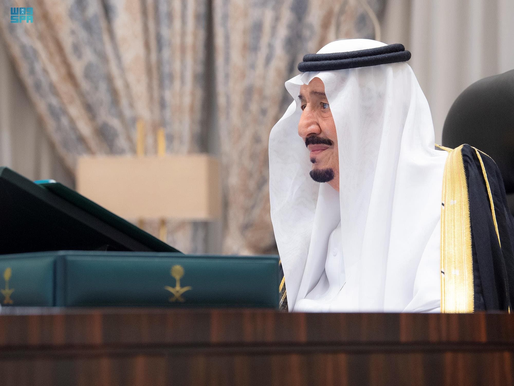 الملك سلمان يترأس جلسة مجلس الوزراء السعودي عن بُعد