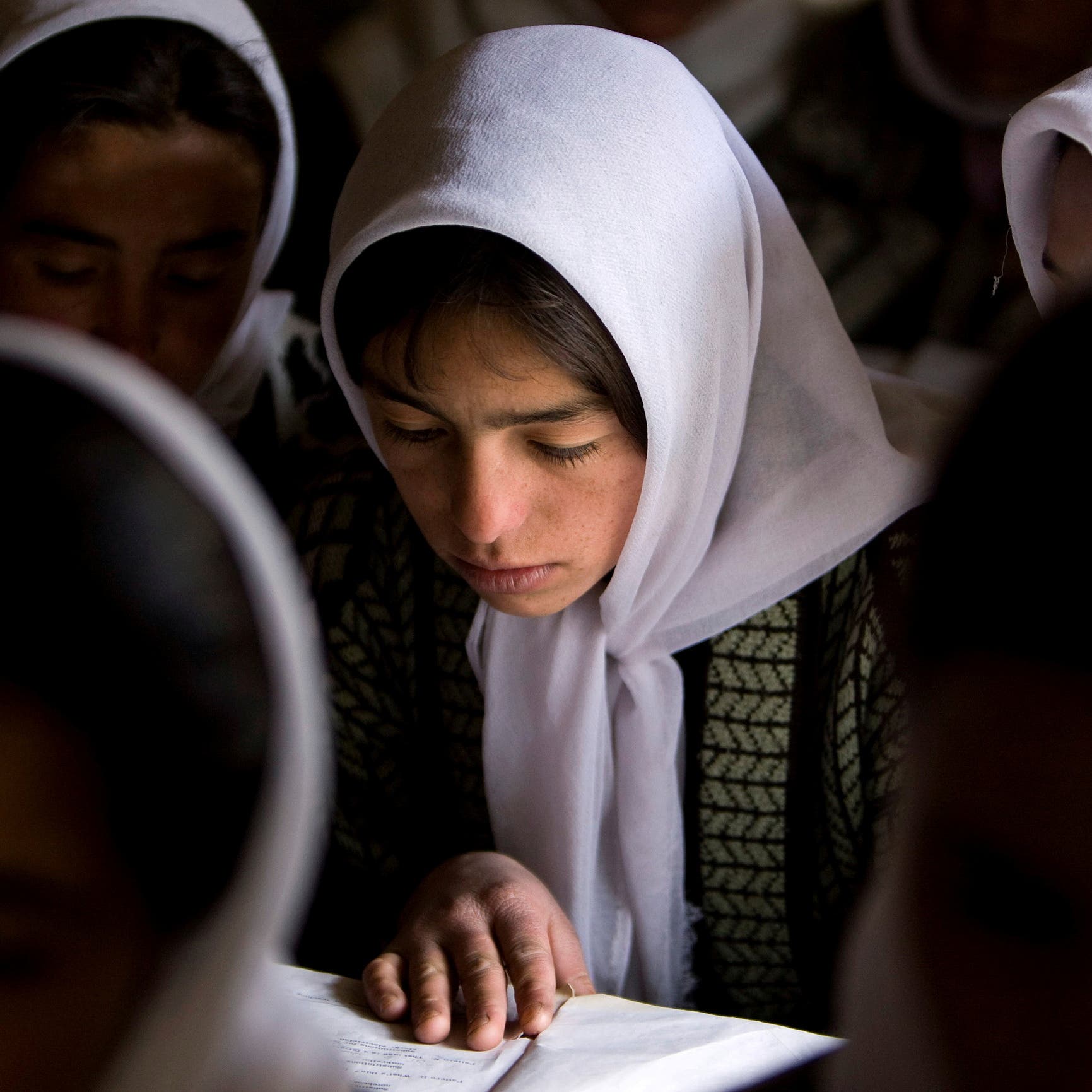 عودة خجولة للفتيات إلى بعض  مدارس أفغانستان.. إلا كابل