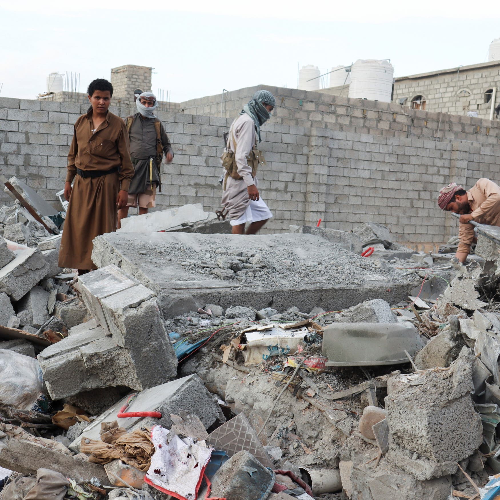 حكومة اليمن تدعو لملاحقة الحوثيين كـ"مجرمي حرب"