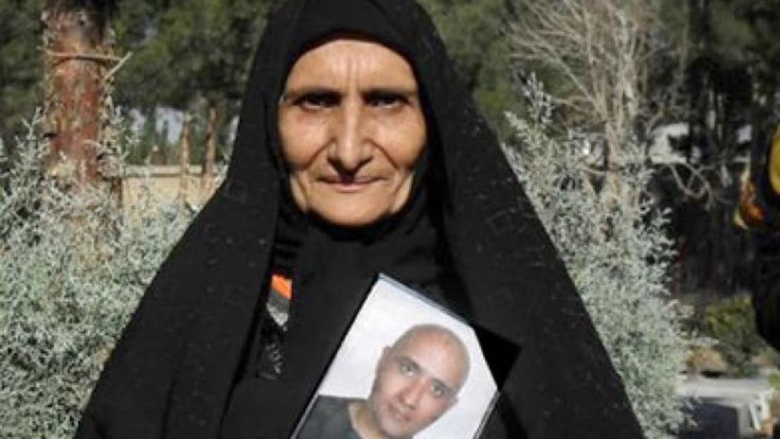 والدة المدون الإيراني ستار بهشتي