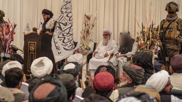 صور نشرها المتحدث باسم وزارة داخلية طالبان سعيد خوستي للقاء حقاني بأسر الانتحاريين