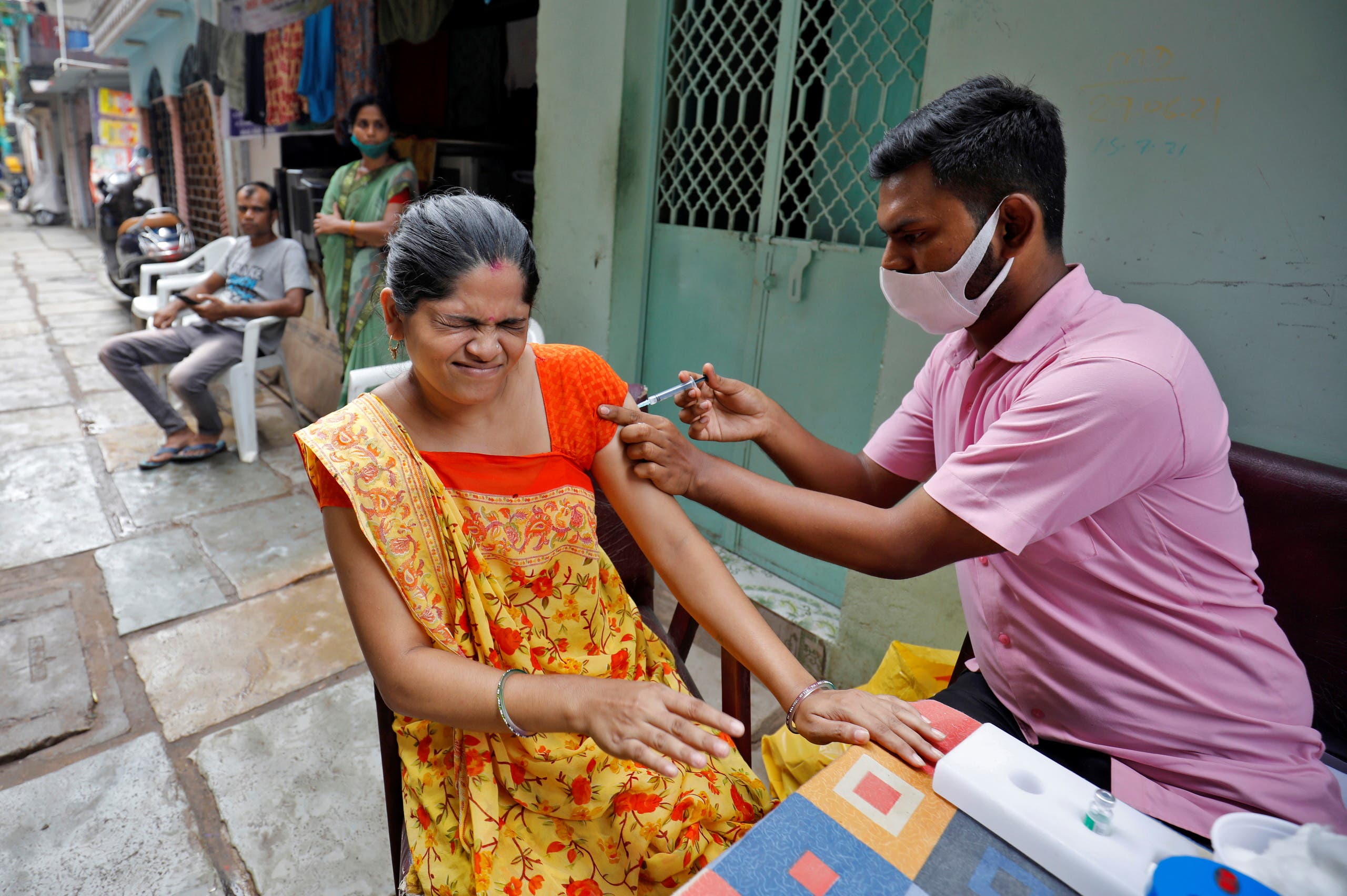 من حملة التطعيم ضد كورونا في الهند