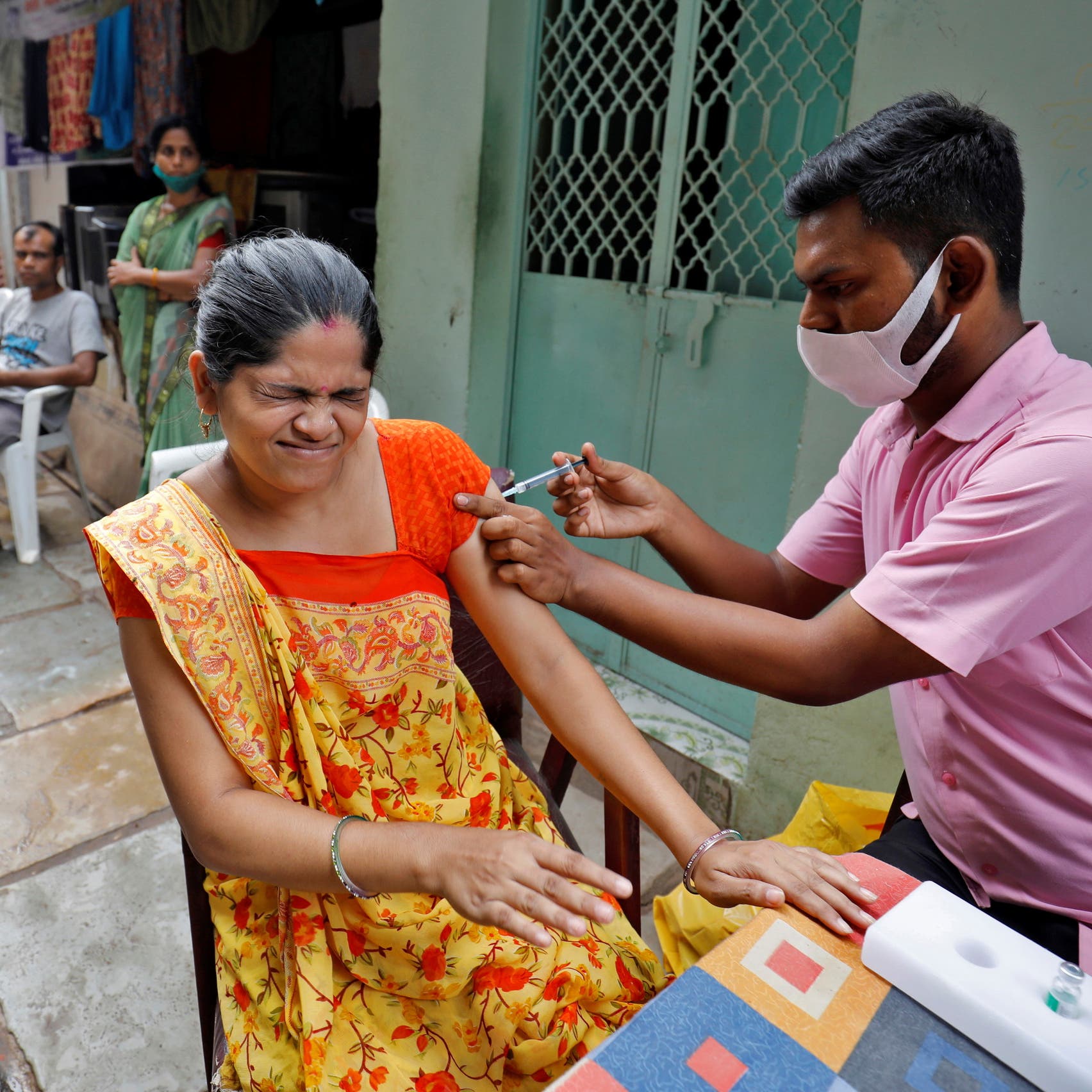 India hits 1 billion COVID-19 vaccine doses