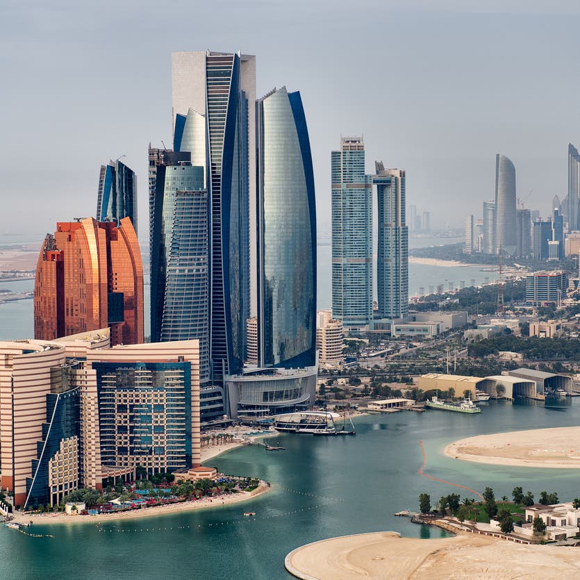 "القابضة" الإماراتية تخصص 10 مليارات دولار لصندوق استثمار مع مصر والأردن