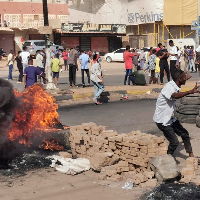قيادات الجيش والشرطة: بدأنا تنفيذ الطوارئ في السودان