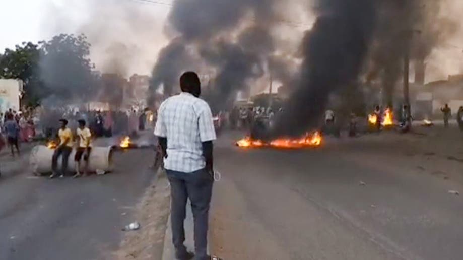 من مظاهرات السودان 25 أكتوبر (فرانس برس