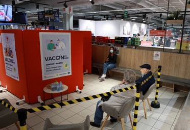 مركز تطعيم ضد كورونا في بلجيكا التي تشهد ارتفاعاً ملحوظاً بالإصابات