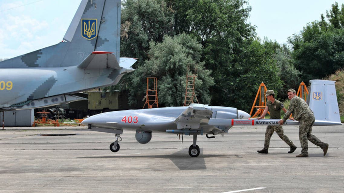 طائرة بيرقدار المسيرة التركية الصنع لدى الجيش الأوكراني