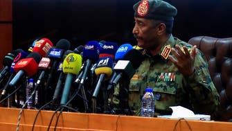 البرهان: نتمسك بالحوار مع الجميع لحل الأزمة في السودان