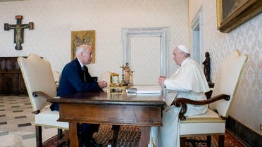 US President Joe Biden, left, talks with Pope Francis as they meet at the Vatican, Oct. 29, 2021. (AP)