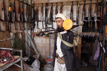متجر بيع أسلحة في أرحب شمال صنعاء في 2012