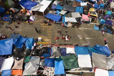 مخيم في تيخوانا بالمكسيك لمهاجرن يسعون للوصول إلى الولايات المتحدة