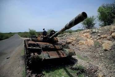 دبابة مدمرة جراء القتال بين القوات الإثيوبية والجبهة الشعبية لتحرير تيغراي "أرشيفية"