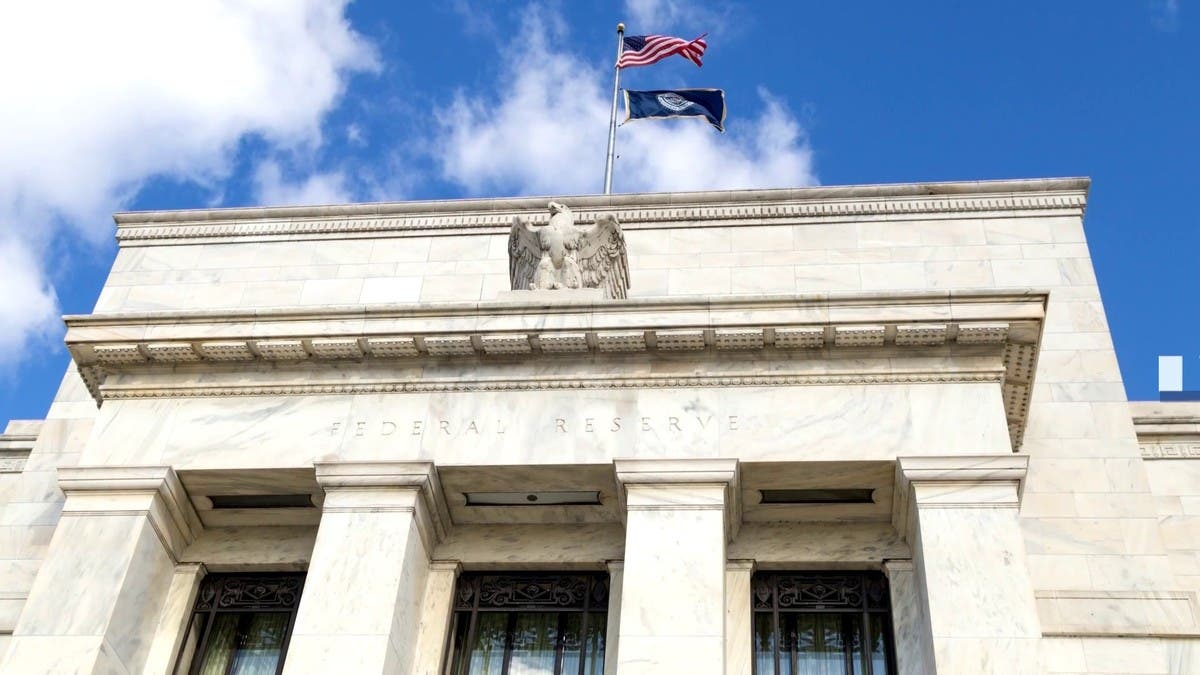 هل تؤثر الأزمة الجيوسياسية على خطط البنوك المركزية لرفع الفائدة؟