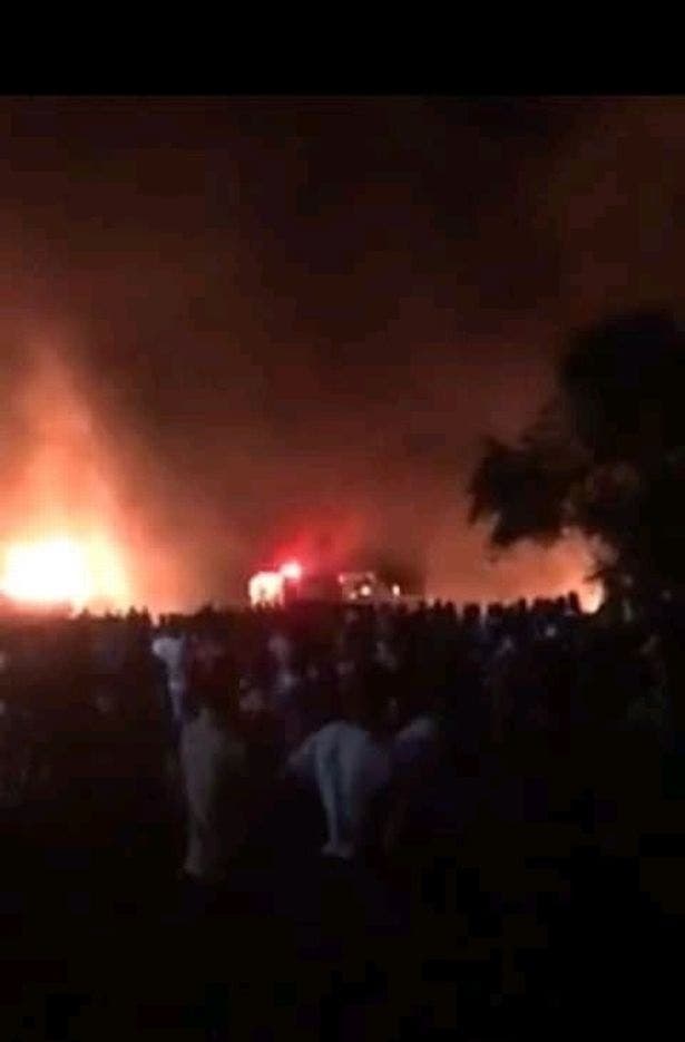 صورة متداولة على الانترنت للحريق الذي خلفه انفجار ناقلة الوقود في فريتاون