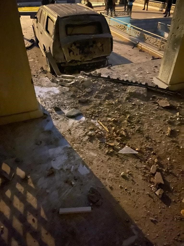 صور للأضرار في منزل الكاظمي بعد استهداف المنزل بمسيّرة مفخخة 