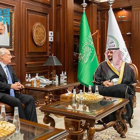 نائب وزير الدفاع السعودي يلتقي مبعوث الولايات المتحدة لليمن