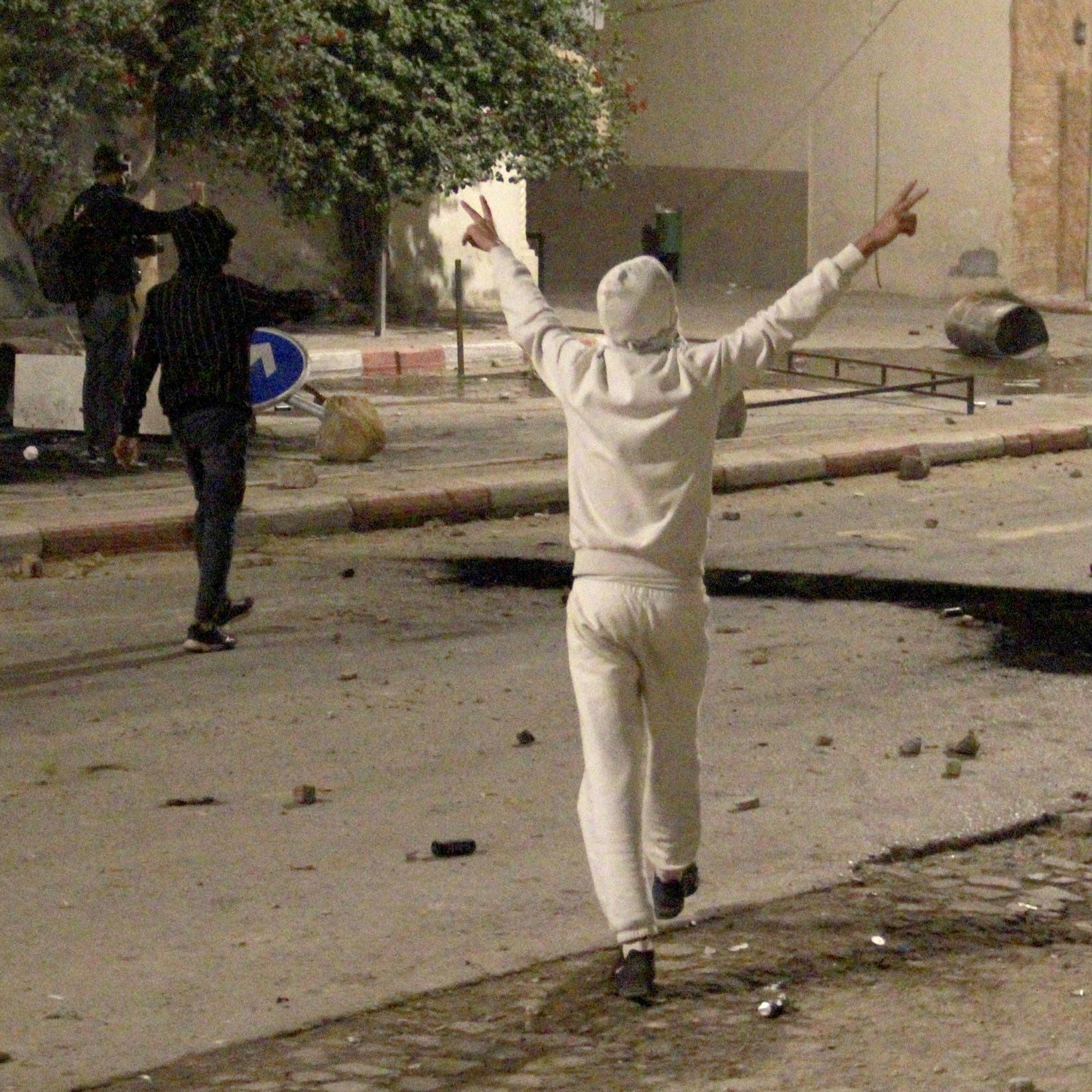 صفاقس.. ساحة مواجهة بين الأمن التونسي والمحتجين