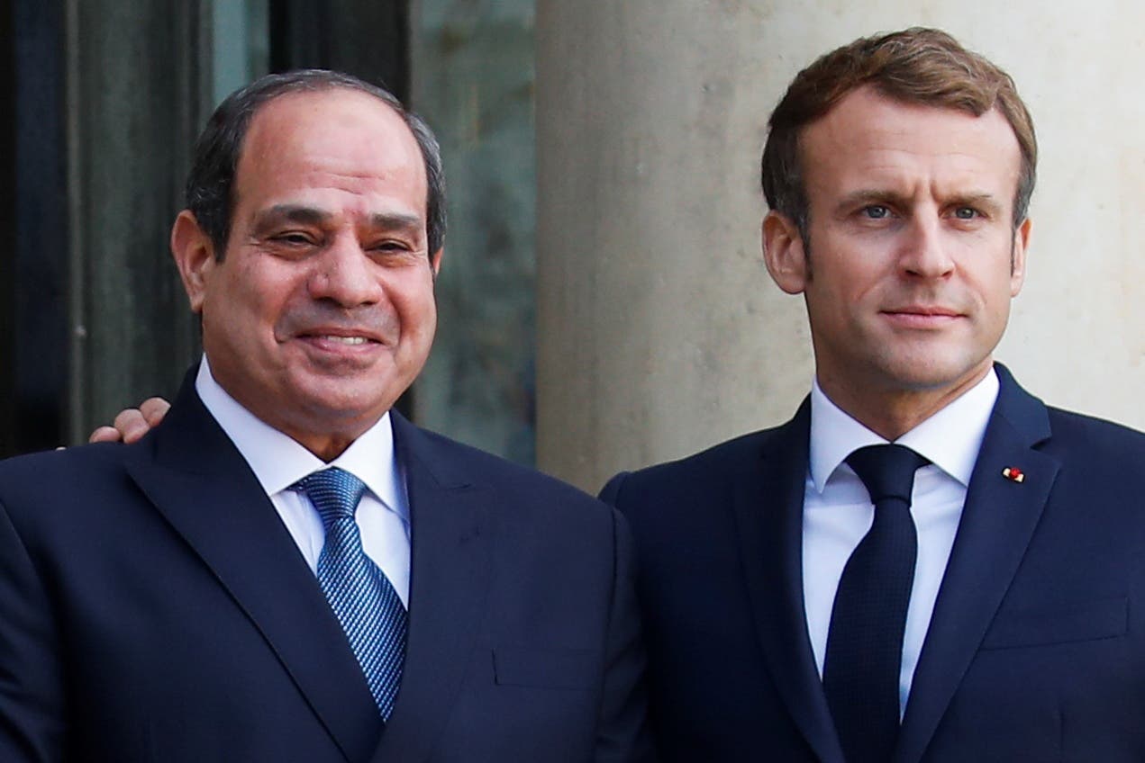 الرئيسان الفرنسي والمصري في باريس يوم 12 نوفمبر (رويترز)