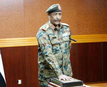 عبد الفتاح الرهان يؤدي القسم رئيسا للمجلس السيادي (وكالة الأنباء السودانية)