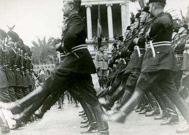 استعراض عسكري إيطالي بحضور موسوليني