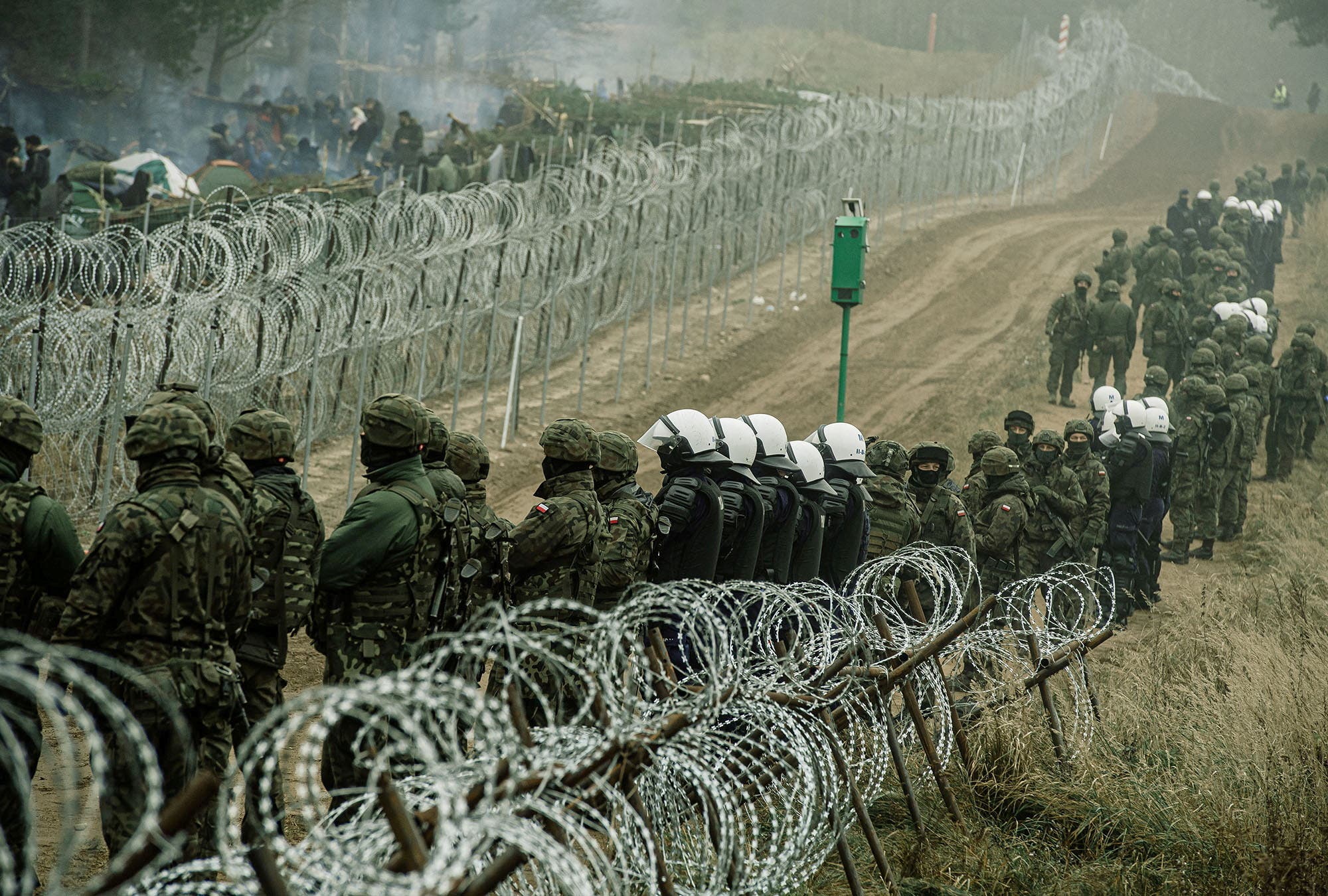 الجيش البولندي على الحدود مع بيلاروسيا لمنع تدفق المهاجرين