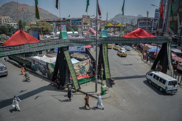 A general overview of a market place, flocked with local Afghan people at the Kote Sangi area of Kabul on August 17, 2021, after Taliban seized control of the capital following the collapse of the Afghan government. (Photo by Hoshang Hashimi / AFP)