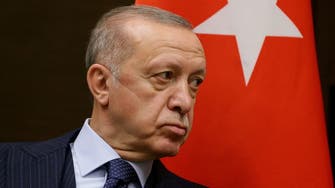 إصرار أردوغان يهوي بالعملة لـ 13 ليرة مقابل الدولار للمرة الأولى