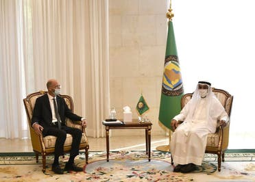 نايف الحجرف الأمين العام لمجلس التعاون يستقبل المبعوث الأميركي الخاص بإيران روبرت مالي في الرياض