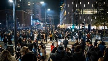 مواجهات بين الشرطة والمحتجين على قيود كورونا في روتردام