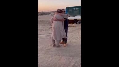علق بصحراء سعودية ليومين.. فيديو لسوداني "يا مرحباً بالفزعة"