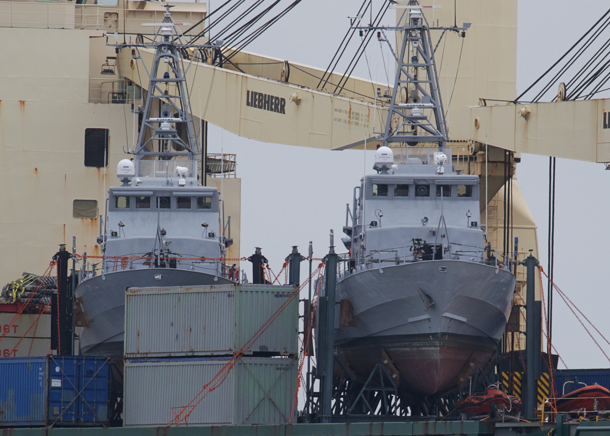 الزورقان الأميركيان يصلان ميناء أوديسا الأوكراني أمس