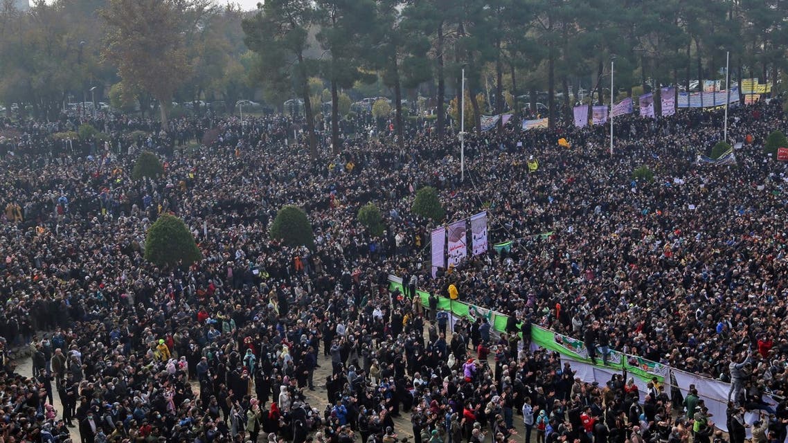 احتجاجات سابقة في أصفهان ضد العطش (أرشيفية- رويترز)