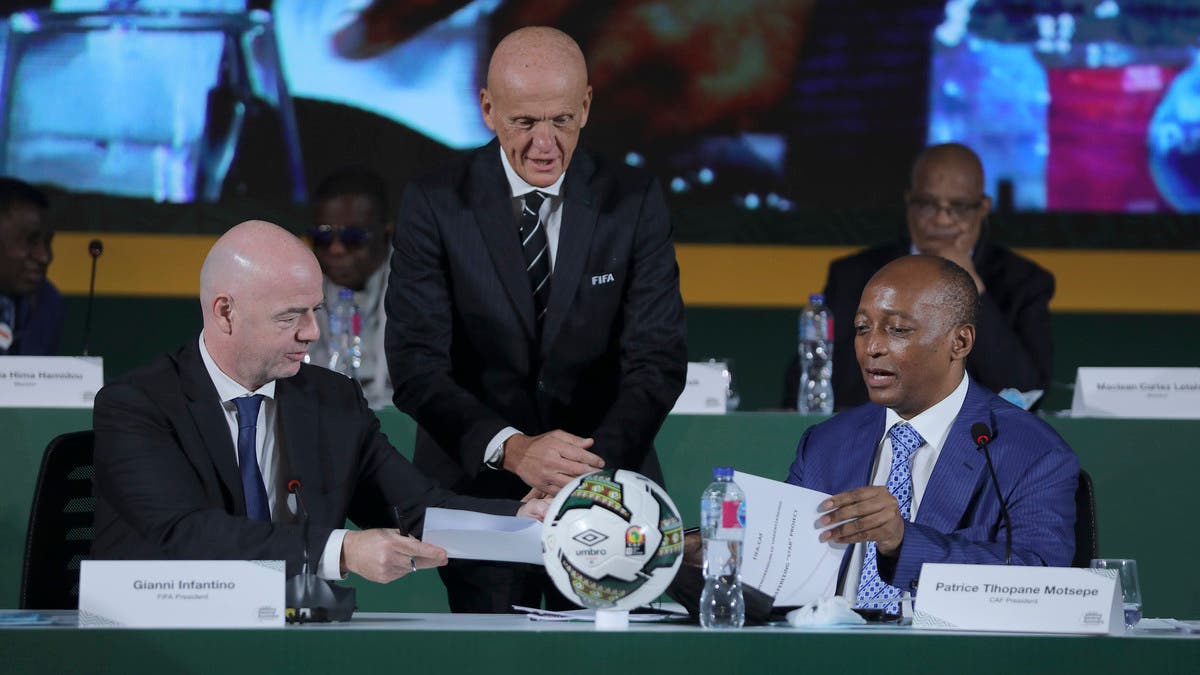 الإتحاد الإفريقي يؤيد بالإجماع تنظيم كأس العالم كل عامين
