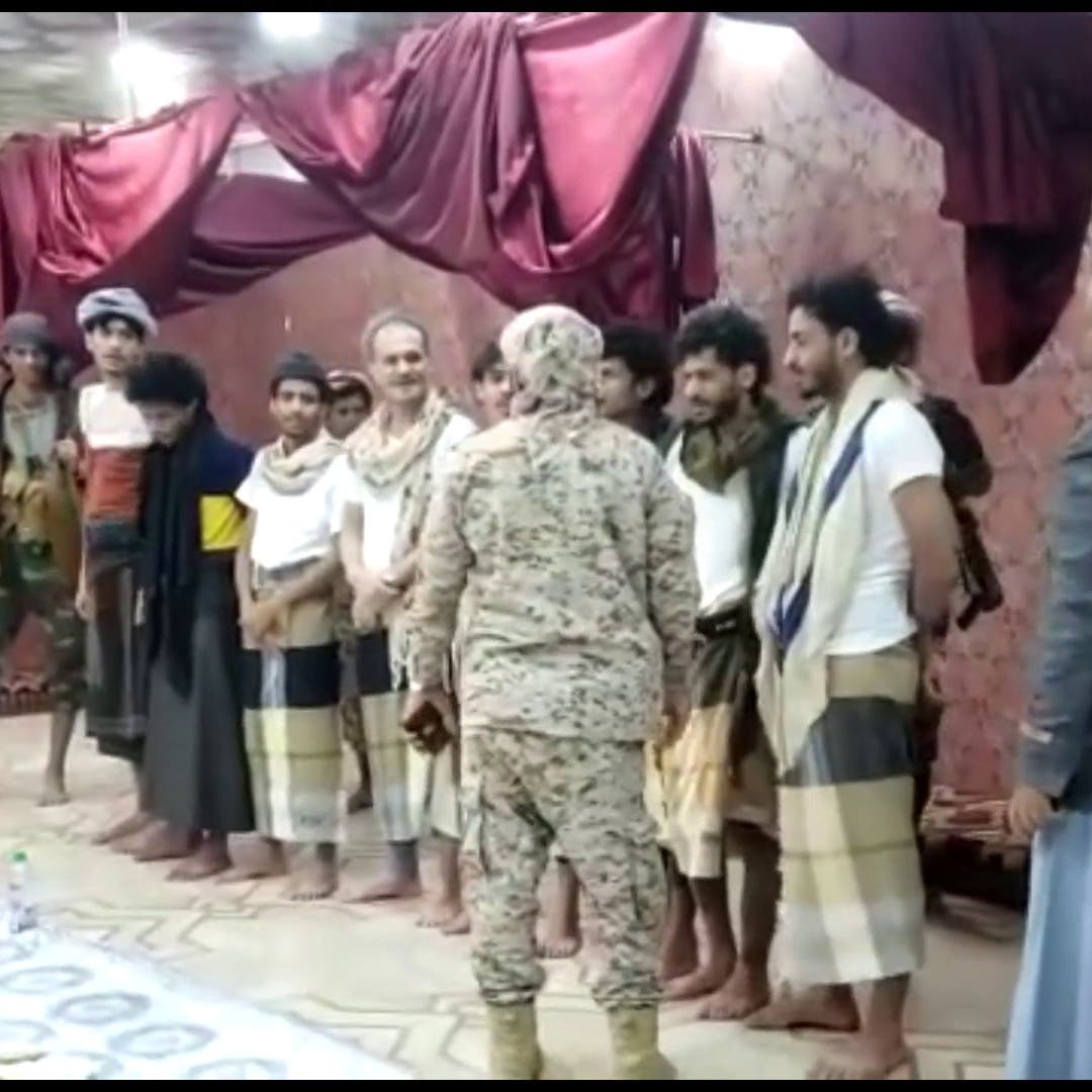 صمود في سجون الحوثي.. فيديو جديد للأسرى اليمنيين المحررين