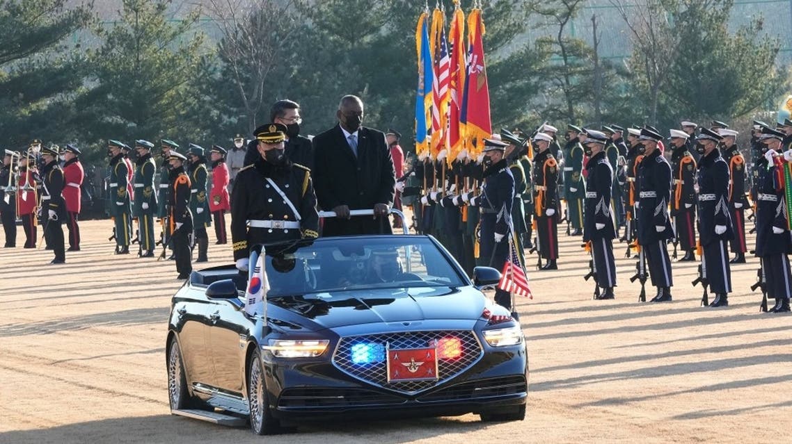 US Defense Secretary Lloyd Austin and South Korean Defense Minister Suh Wook inspect a guard of honor in Seoul, Dec. 2, 2021. (Reuters)