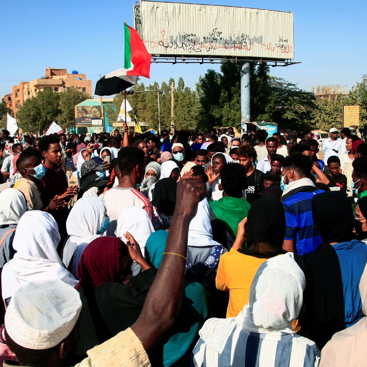 إطلاق غاز على متظاهرين بالخرطوم.. قرب القصر الرئاسي