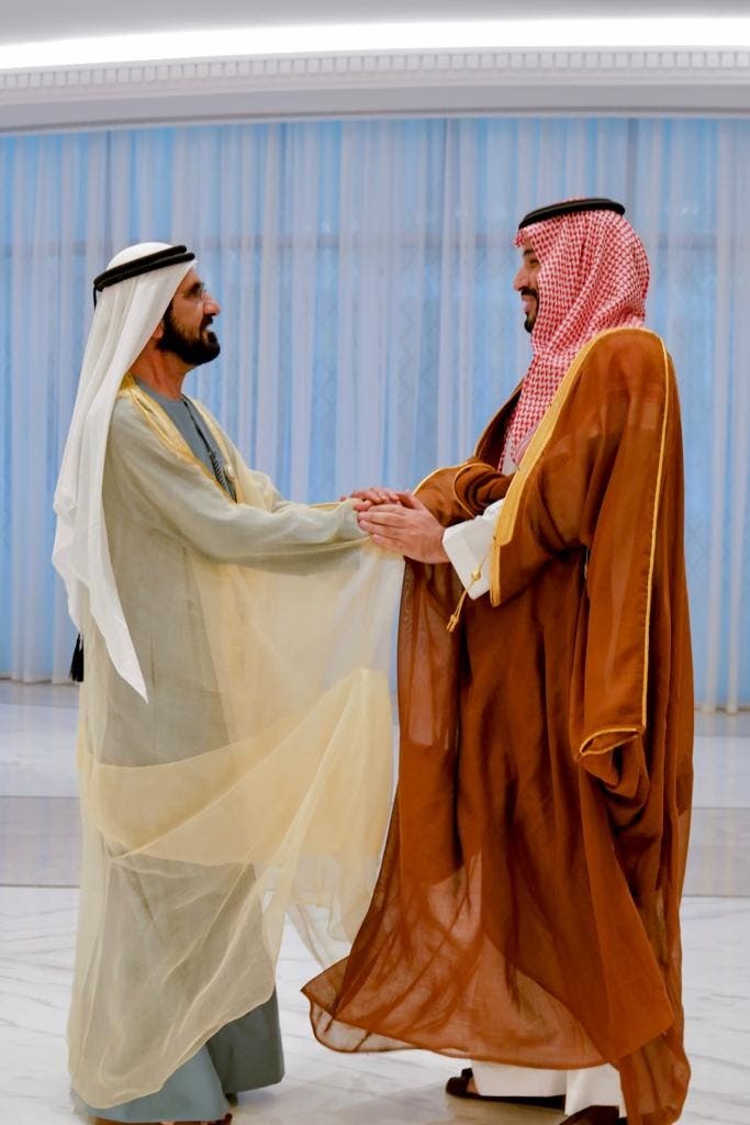 حاكم دبي الشيخ محمد بن راشد خلال استقباله الأمير محمد بن سلمان
