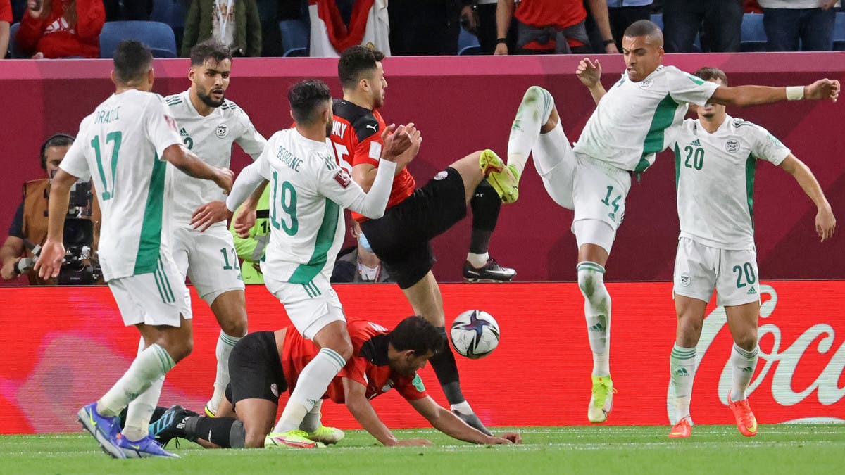 الاتحاد الجزائري ينفي تقدمه بشكوى بشأن مباراة مصر