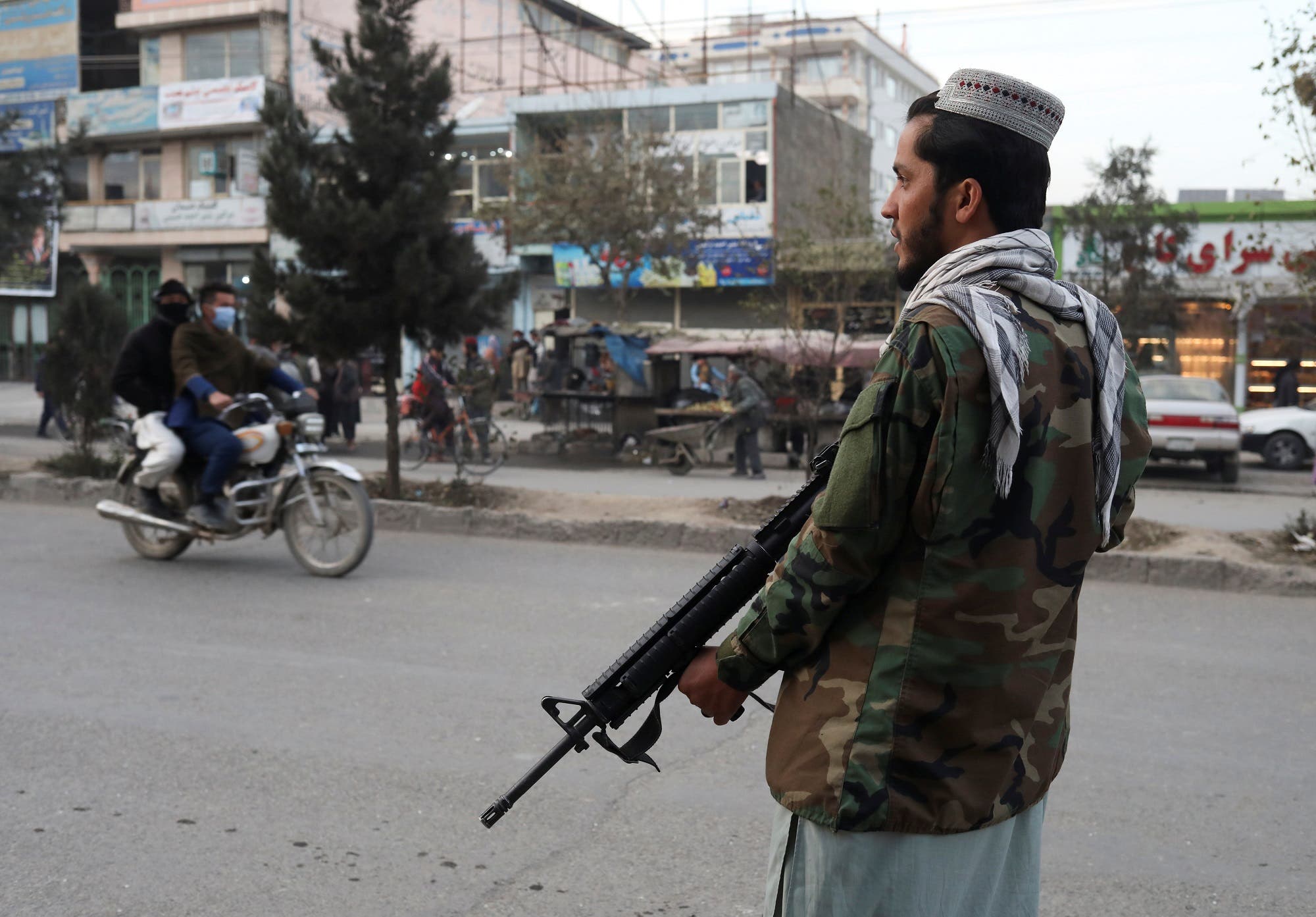 عنصر من طالبان في كابل (أرشيفية من رويترز)