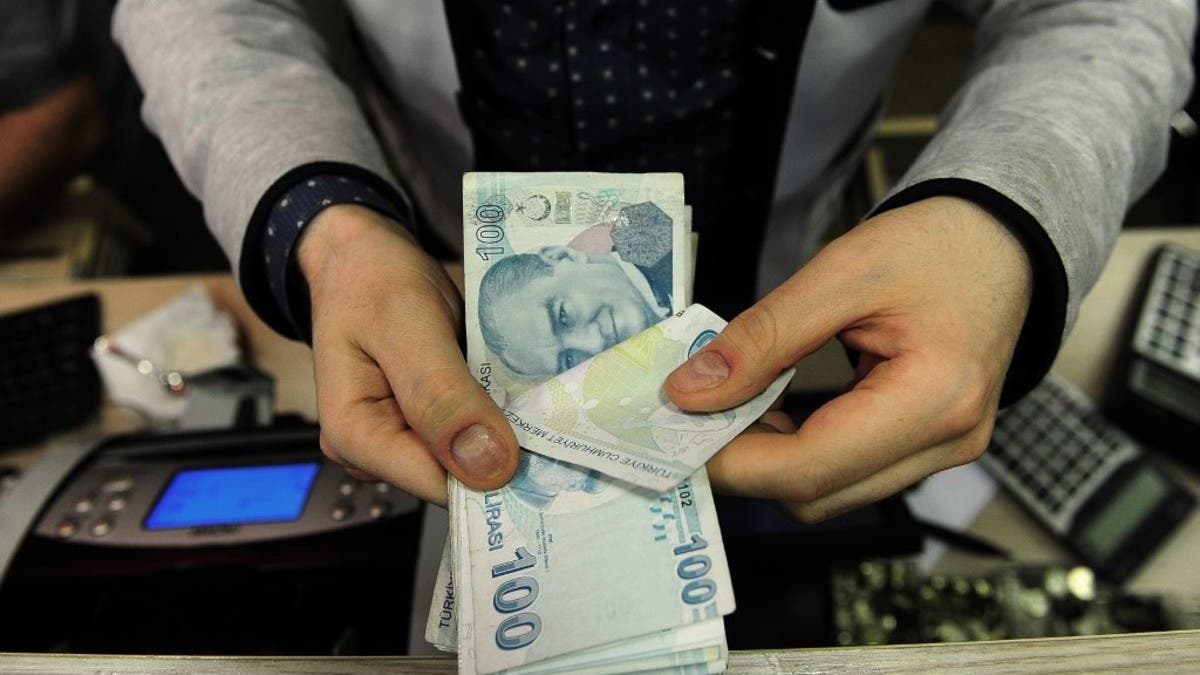 الحكومة التركية تقترح ميزانية تكميلية ضخمة لكبح التضخم والتصدي لهبوط العملة