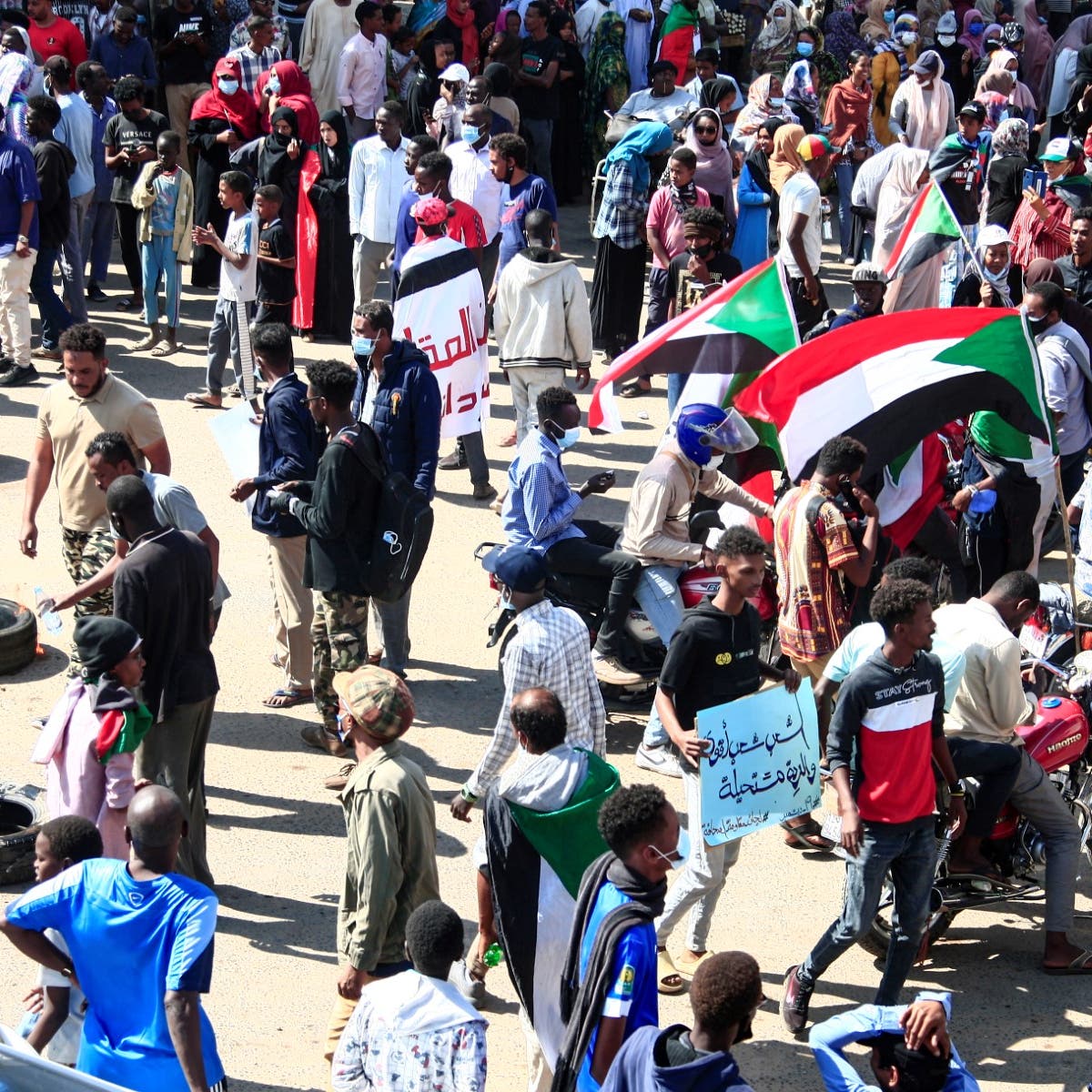 تجمع المهنيين السودانيين: أغلقوا طرقات الخرطوم بالمتاريس