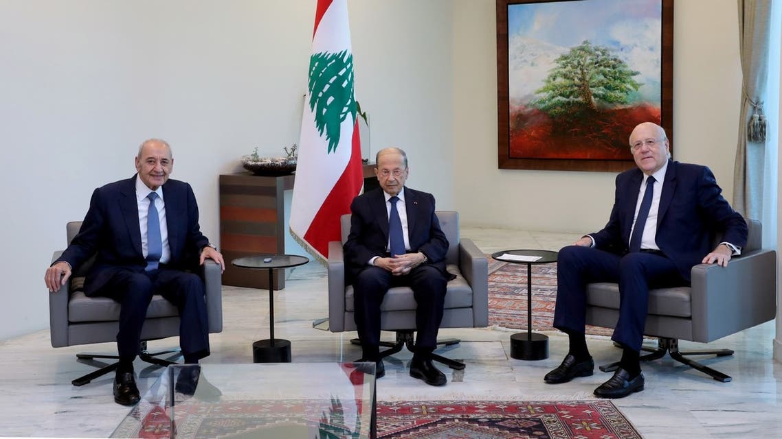 A handout picture provided by the Lebanese photo agency Dalati and Nohra on September 13, 2021 shows Lebanon's President Michel Aoun (C) meeting with Parliament Speaker Nabih Berri (L) and Prime Minister-designate Najib Mikati at the presidential palace in Baabda, east of the capital Beirut. (AFP)