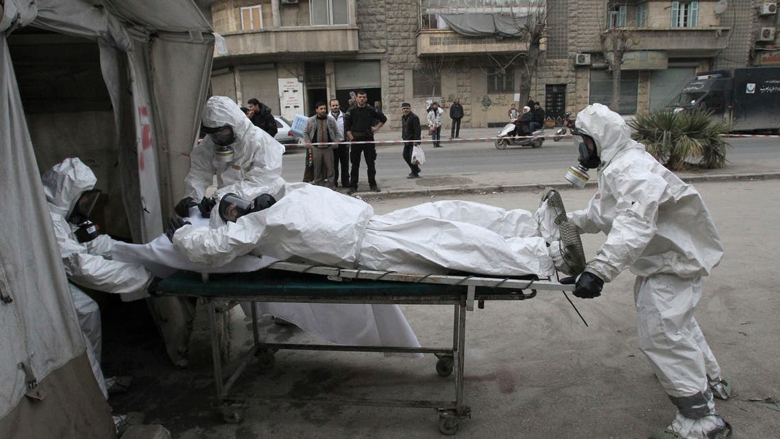 A Free Syrian Army medical group trains people on how to cope with chemical weapon attacks in Aleppo December 25, 2013. (File photo: Reuters)