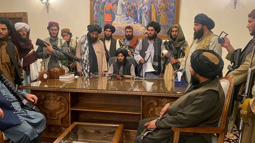 عناصر طالبان بالقصر الرئاسي