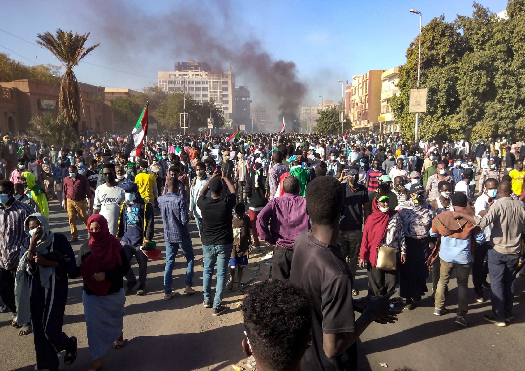 Khartoum is preparing for new demonstrations … and shuts down the internet
