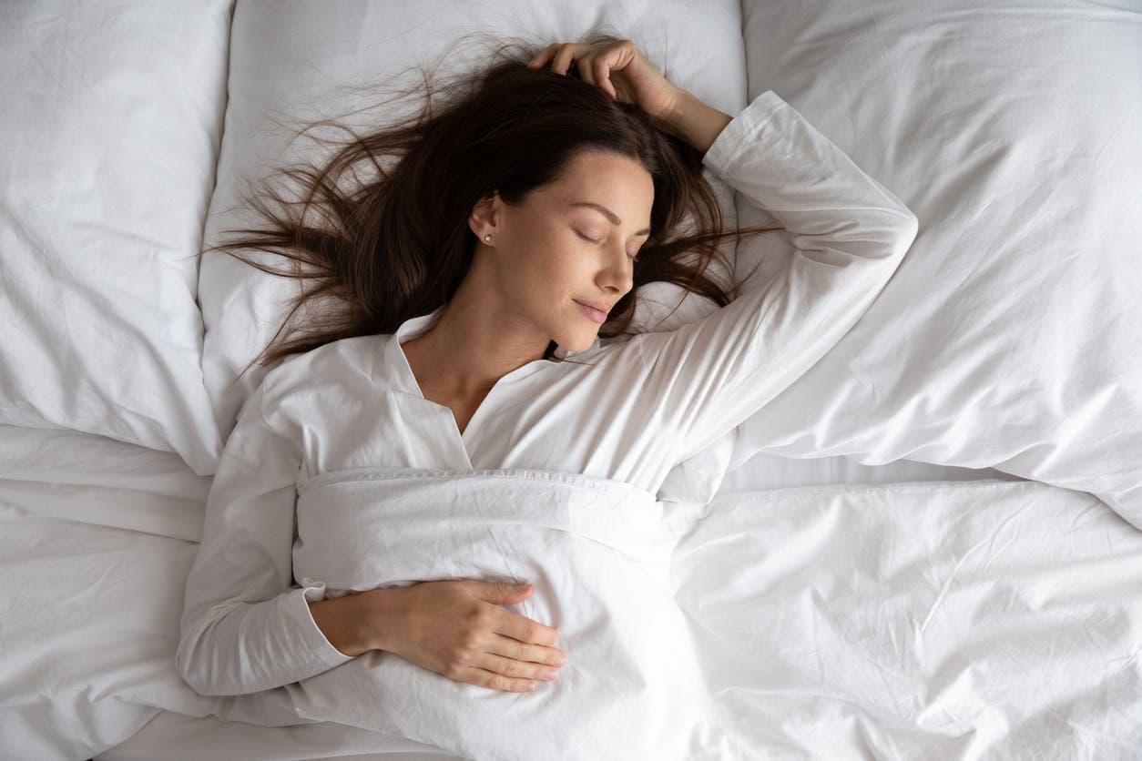 قسط جيد من النوم يجنبك ظهور الدهون في البطن