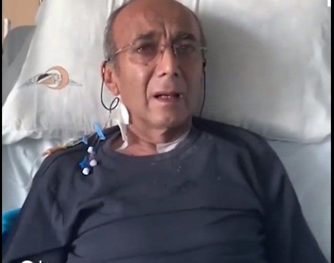 الطيار أشرف أبو اليسر في المستشفى قبل رحيله